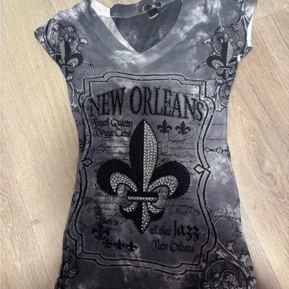 New Orleans Graphic Tee with Fleur-de-lis